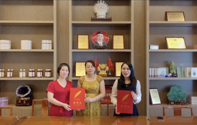 恭喜龍女士呂女士成功加入翌芙萊大家庭，成為翌芙萊美業(yè)傳播天使。