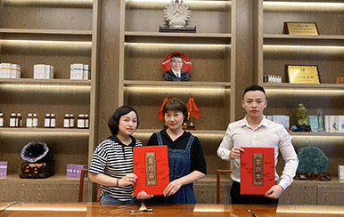 恭喜江西省萍鄉(xiāng)市李女士、顏女士成功簽約翌芙萊！